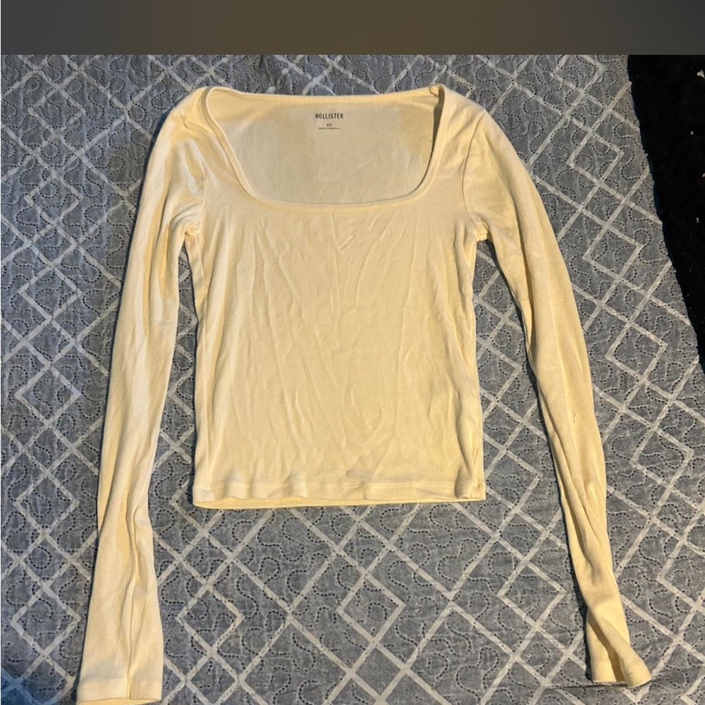 Yellow hollister top